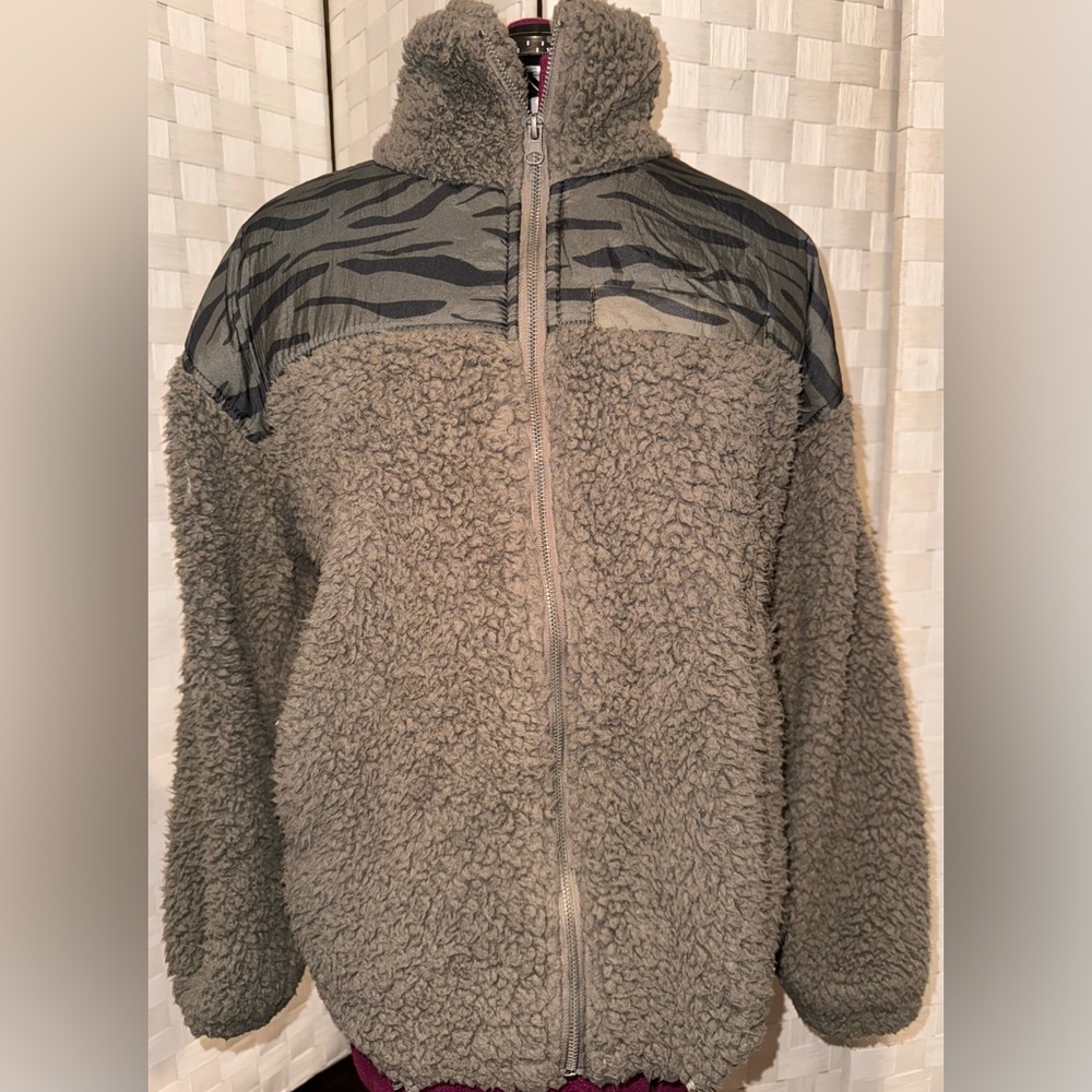 Thread and Supply Burnt Olive Super Soft Sherpa full zip-up jacket size M NWT
